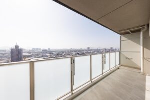 実邸公開!サーパス伏石中央公園南【太田小学校徒歩3分】 24 バルコニー Btype 11F 11